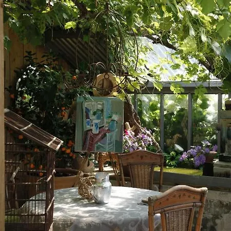 Chambres D'hotes Le Clos Bourdet Bed & Breakfast *