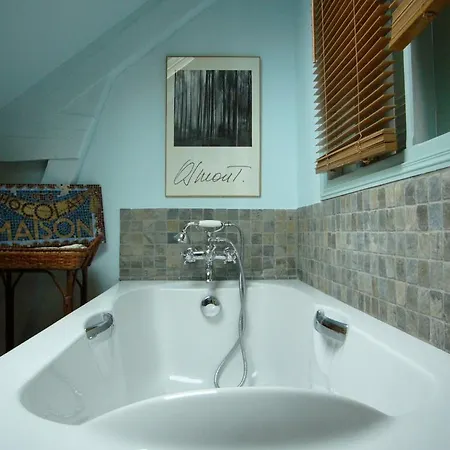 Chambres D'hotes Le Clos Bourdet Oda ve Kahvaltı Honfleur
